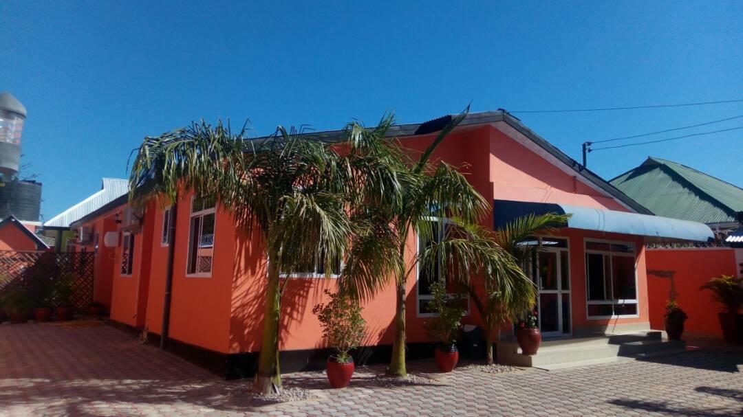 Lizzy Palm Lodge Dodoma Exterior photo